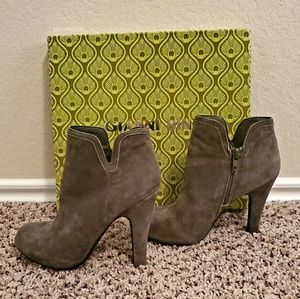 Gianni Bini booties